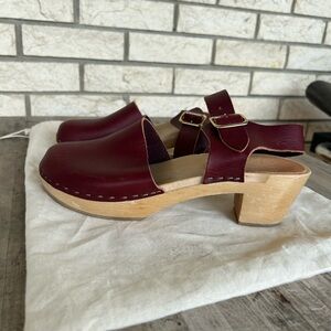 Bryr Burgundu Emma Leather Clogs with Wooden Heel